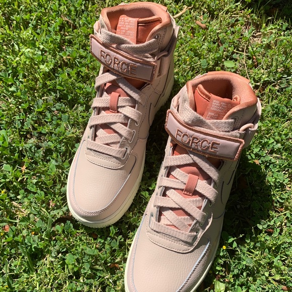 Nike Wmns Air Force 1 High Utility (Particle Beige Nike Wmns Air Force 1 High Utility (Particle Beige